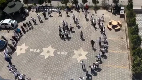 Toroslar’da Görkemli Çeyiz Alma: 40 Davul Birden Çaldı!