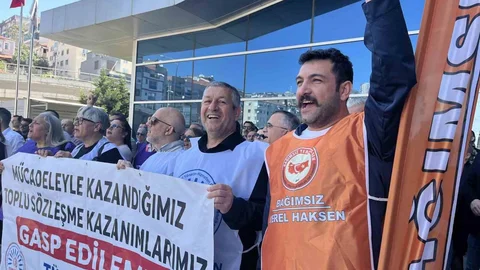 İzmir'de Memurlar İş Bıraktı