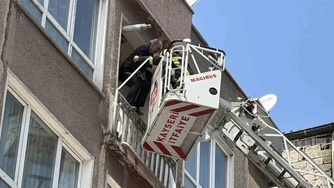 Kayseri'de 5 Kişi Yangından Kurtarıldı