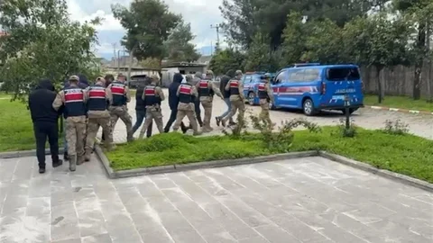 Şırnak’ta JASAT’tan kaçış yok: 42 aranan şahıs yakalandı, 16’sı tutuklandı