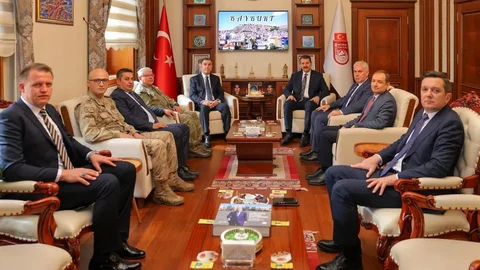 Milli Savunma Bakan Yardımcısı Bayburt'ta Ziyaretlerde Bulundu