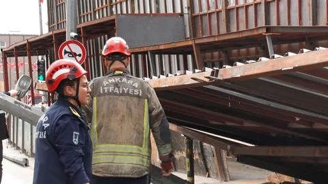 Ankara'da Yıkım Sırasında Platform Çöktü