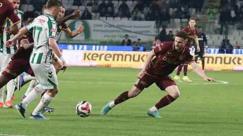 Konyaspor, Trabzonspor'u İlk Yarıda Geride Bıraktı