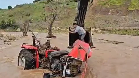 Kilis'te Afrin Çayı'nda Mahsur Kalan Kişi Kurtarıldı