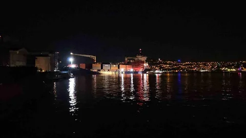 İstanbul Boğazı'nda Gemi Karaya Oturdu