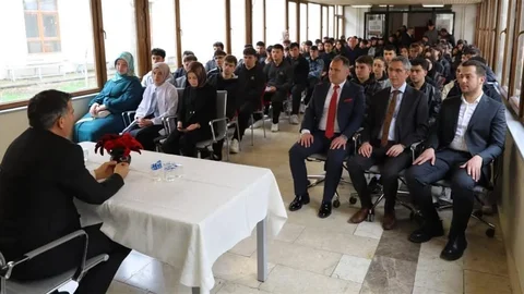 Bayburt Lisesi'nde Kariyer Günleri Etkinliği