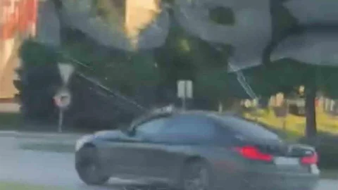 Bursa'da Drift Yapan Otomobilin Tehlikeli Anları