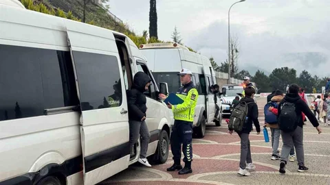 Bilecik'te Servis Aracına Ceza Uygulandı