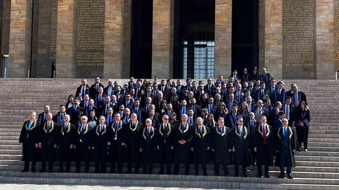 Anayasa Mahkemesi Heyeti Anıtkabir'i Ziyaret Etti