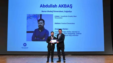 Bursa'da Bilim Ödülü Sahibi Oldu