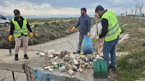 Van Gölü'nde Yol Temizliği Çalışmaları
