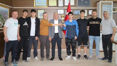 Köşk’te Hentbol Takımı Türkiye Şampiyonası’na Hazır