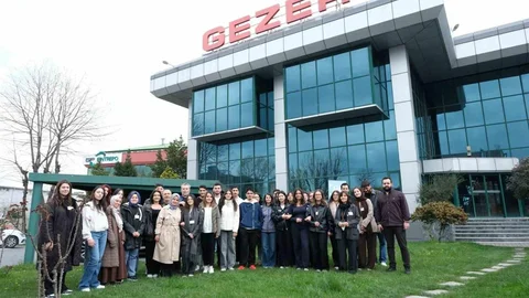 İstanbul'da Öğrencilerden Teknik Gezi