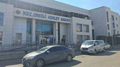 Zonguldak'ta Adliye Camından Atlama Olayı