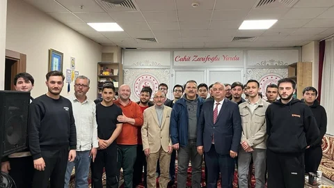 Başkan Bıyık Üniversite Gençliği ile Buluştu