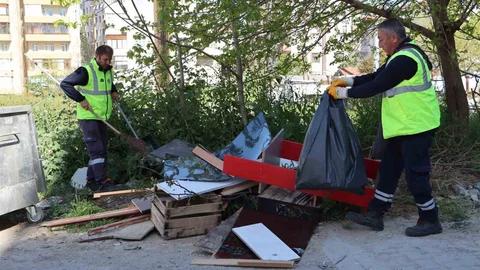 Maltepe'de Temizlik Çalışmaları Devam Ediyor