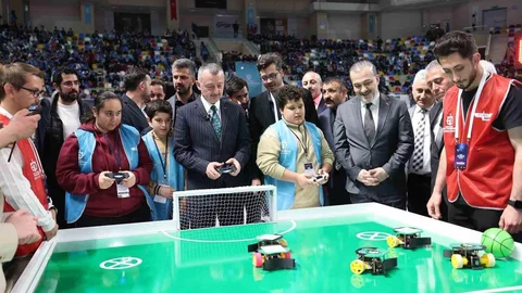 Kocaeli'de Robot Futbolu Heyecanı
