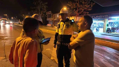 13 Yaşındaki Çocuğa Direksiyon Verildi