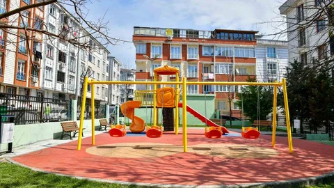 Esenyurt'ta Yangında Zarar Gören Park Yenilendi