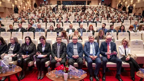 Bahçeşehir'de Eğitim Sempozyumu Düzenlendi