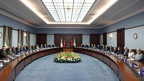 AK Parti MYK Toplantısı Başladı