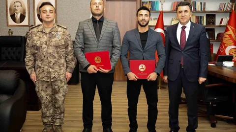 Tunceli'de Boğulma Tehlikesi Geçiren Çocuğun Kurtarılması