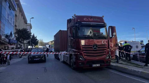 Esenyurt'ta Tır Çarpması Sonucu Kadın Hayatını Kaybetti