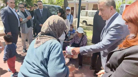 Aydın'da İşportacı Teyzenin İlginç Girişimi
