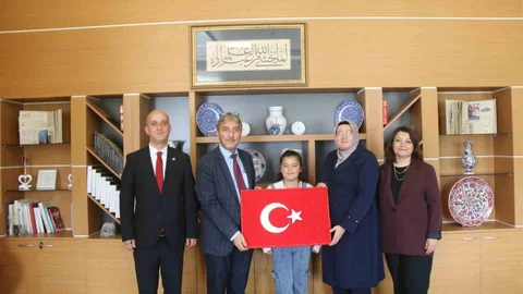 Kütahya'da Türkiye Birincisi Öğrenciye Tebrik Ziyareti