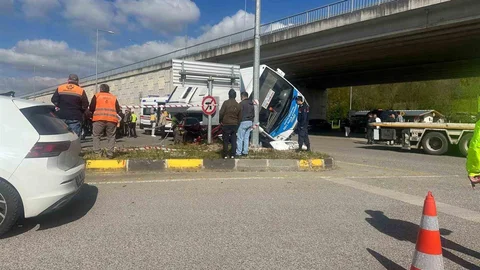 Bartın'da Otobüs Devrildi 44 Yaralı