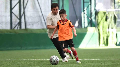 Küçükçekmece'de Babalar ve Oğulları Futbol Oynadı