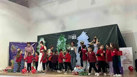 Menteşe'de Çocuk Tiyatrosu Etkileyici Oldu