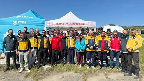 Sinop'ta Ambulans Sürücülerine Eğitim Verildi