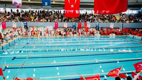 Minik Yüzücüler Gaziantep'te Buluştu