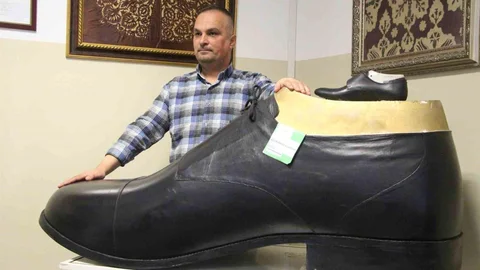 Bolu'da Dev Ayakkabı Üretimi