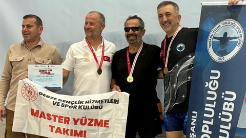 Tavşanlı'da Yüzme Şampiyonu Olundu