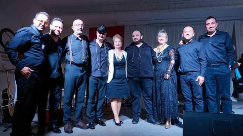 Burhaniye'de Eğitime Destek Konseri Düzenlendi