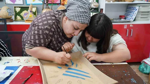Engelsiz Yaşam Merkezi Sanatla Engel Tanımıyor