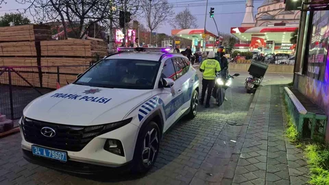 Motosiklet Yayaya Çarptı, Yaralı Var