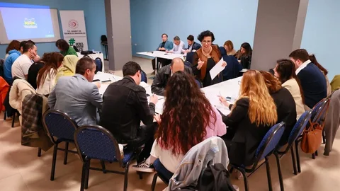 Denizli'de Gençlere Proje Eğitimi Verildi