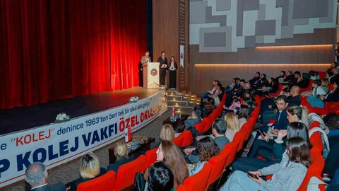 GKV'liler "Artiz Mektebi" Oyununu Sahneledi