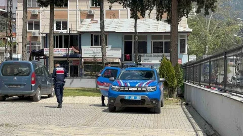 Adana'da Tehdit Paylaşımları Yapan Öğretmen