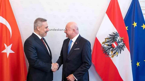 Bakan Fidan, Avusturya Başbakanı ile Görüştü