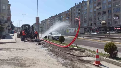 Kocaeli'de Su Borusu Patladı