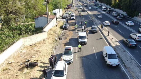 Bornova'da Tır Kazası Meydana Geldi