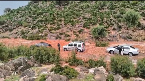 Kozan'da Sağanak Yağış ve Dolu Etkili Oldu