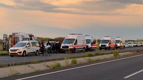 Diyarbakır'da Otomobil Takla Attı