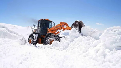 Bayburt’ta Kar Mücadelesi Devam Ediyor