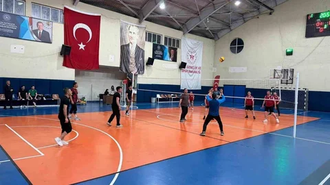 Düzce'de Voleybol Turnuvası Sonuçlandı