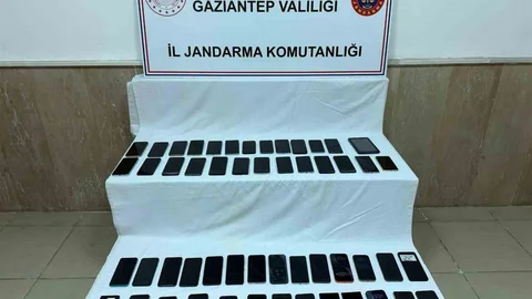 Gaziantep'te 2 Milyon TL'lik Kaçak Telefon Ele Geçirildi